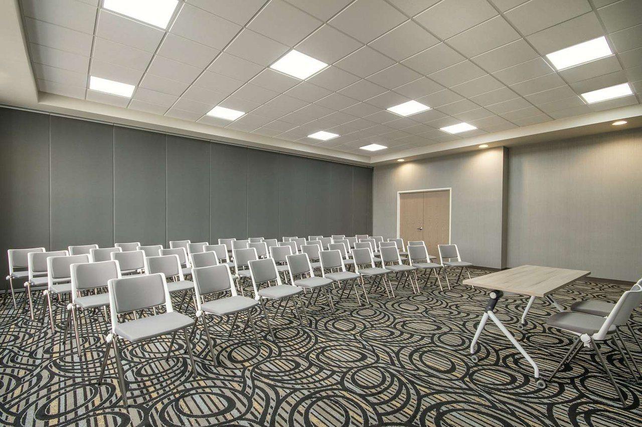 Hilton Garden Inn Leon Poliforum Kültér fotó